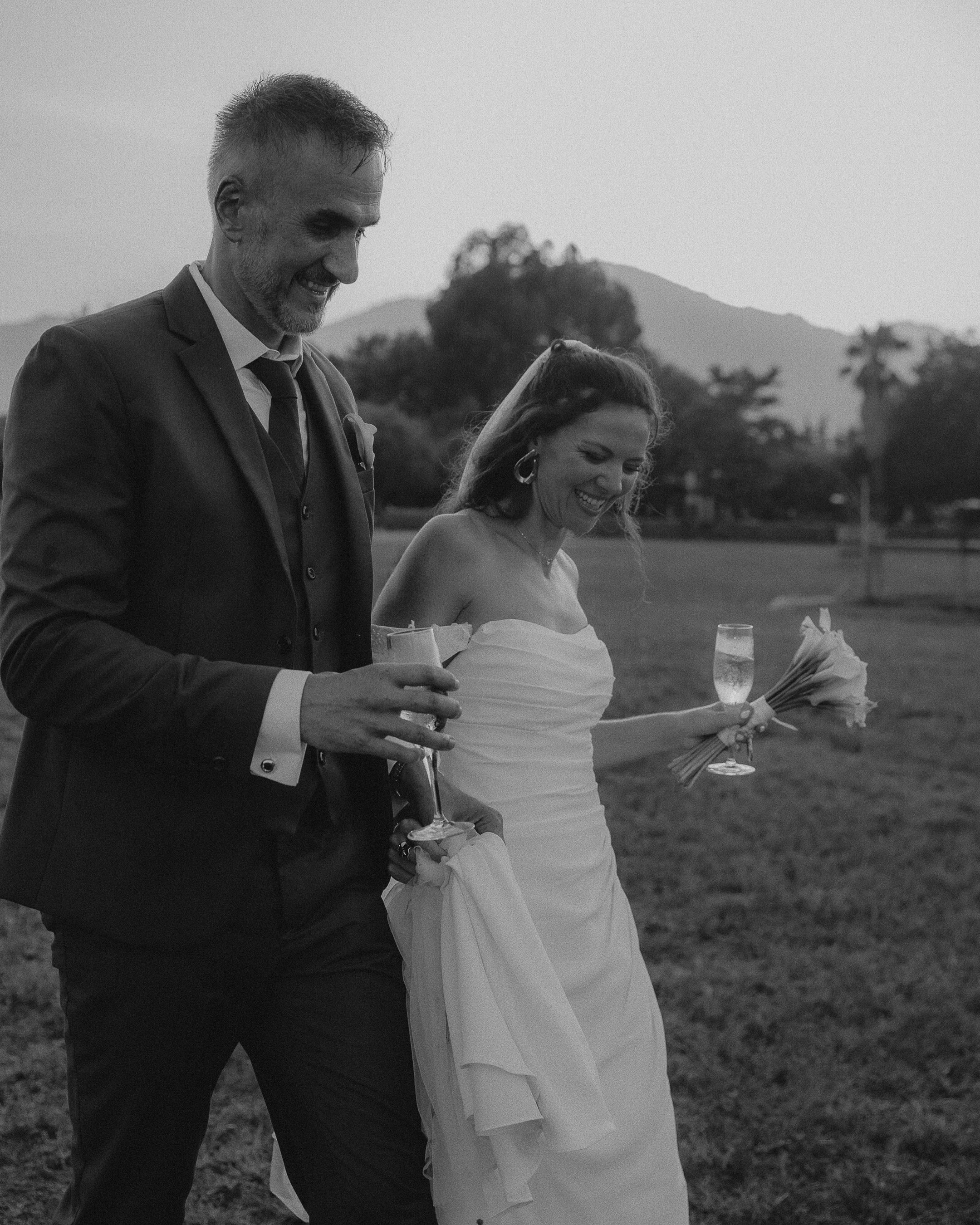 ✨ Le mariage de C&P 🤍

Une journée remplie d’amour, de rires, de tendresse et de ces émotions que l’on aimerait pouvoir