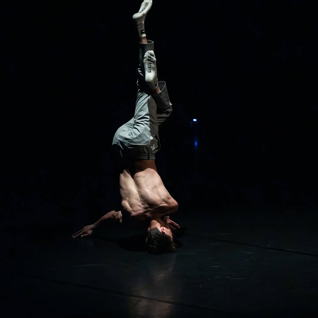 Série de photo de @silanh_photography 
Lors d'un solo pour le festival @magicodyssey.festival 
Avec la @ciesecondsouffle