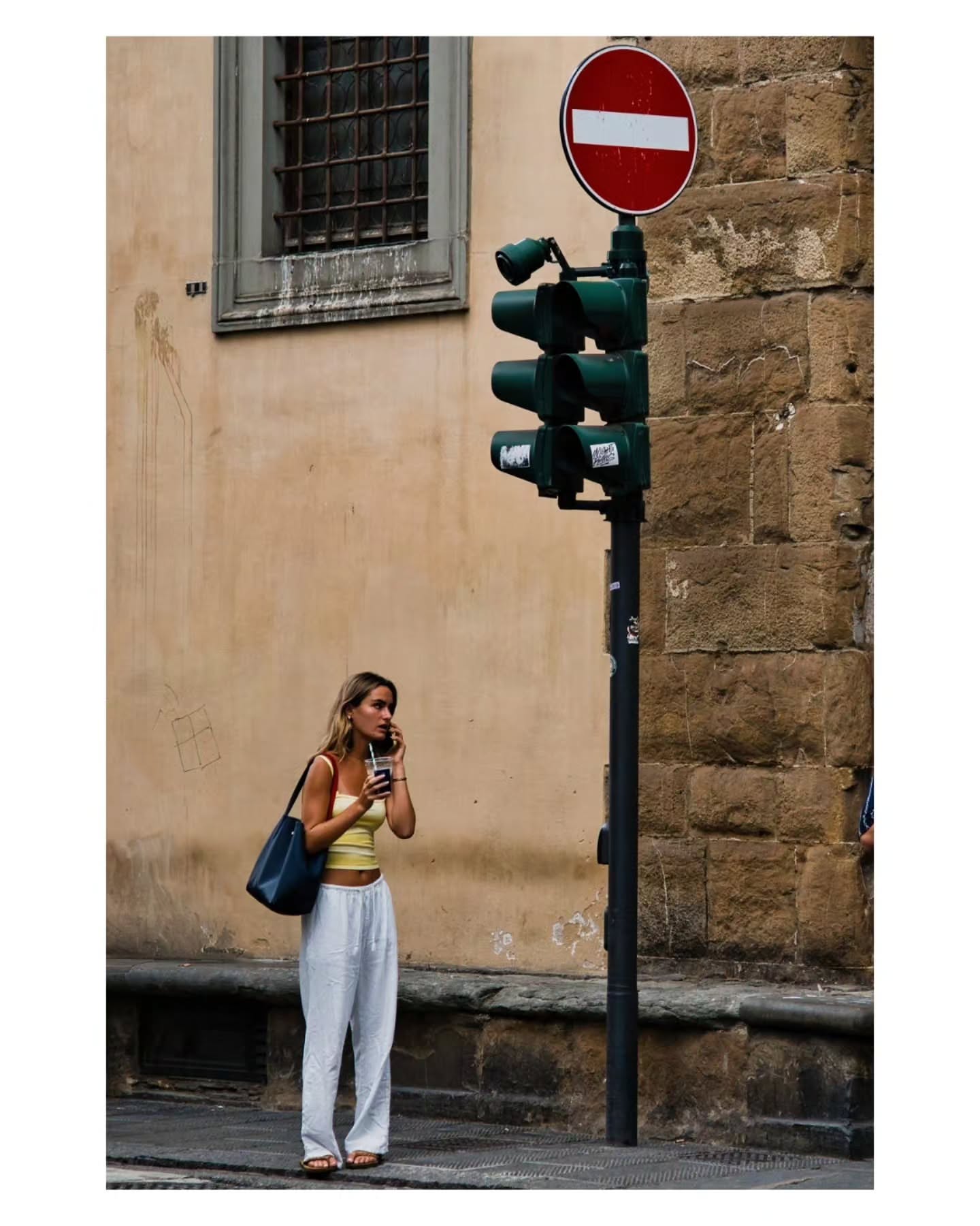 Florence ne s'arrête jamais. Elle, si.
Les plus belles images surgissent là où on ne les attend pas.
— 𝗣𝗨𝗥𝗘 𝗦𝗣𝗔