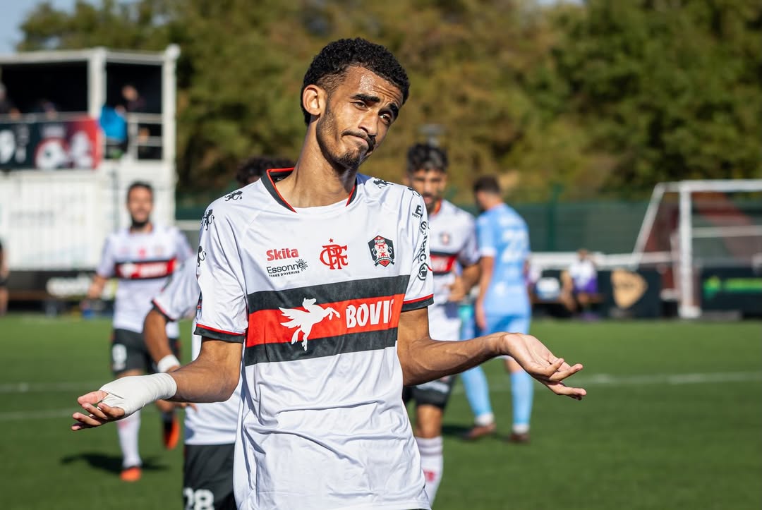 @fcfleury91 ⚫️🔴

@ligue3betclic ⚽️