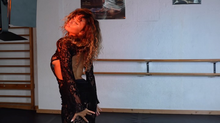Tellement heureuse de vous dévoiler mon nouveau projet : ATELIER FAUVE.
Parce que tu n'as pas besoin d'être une danseus