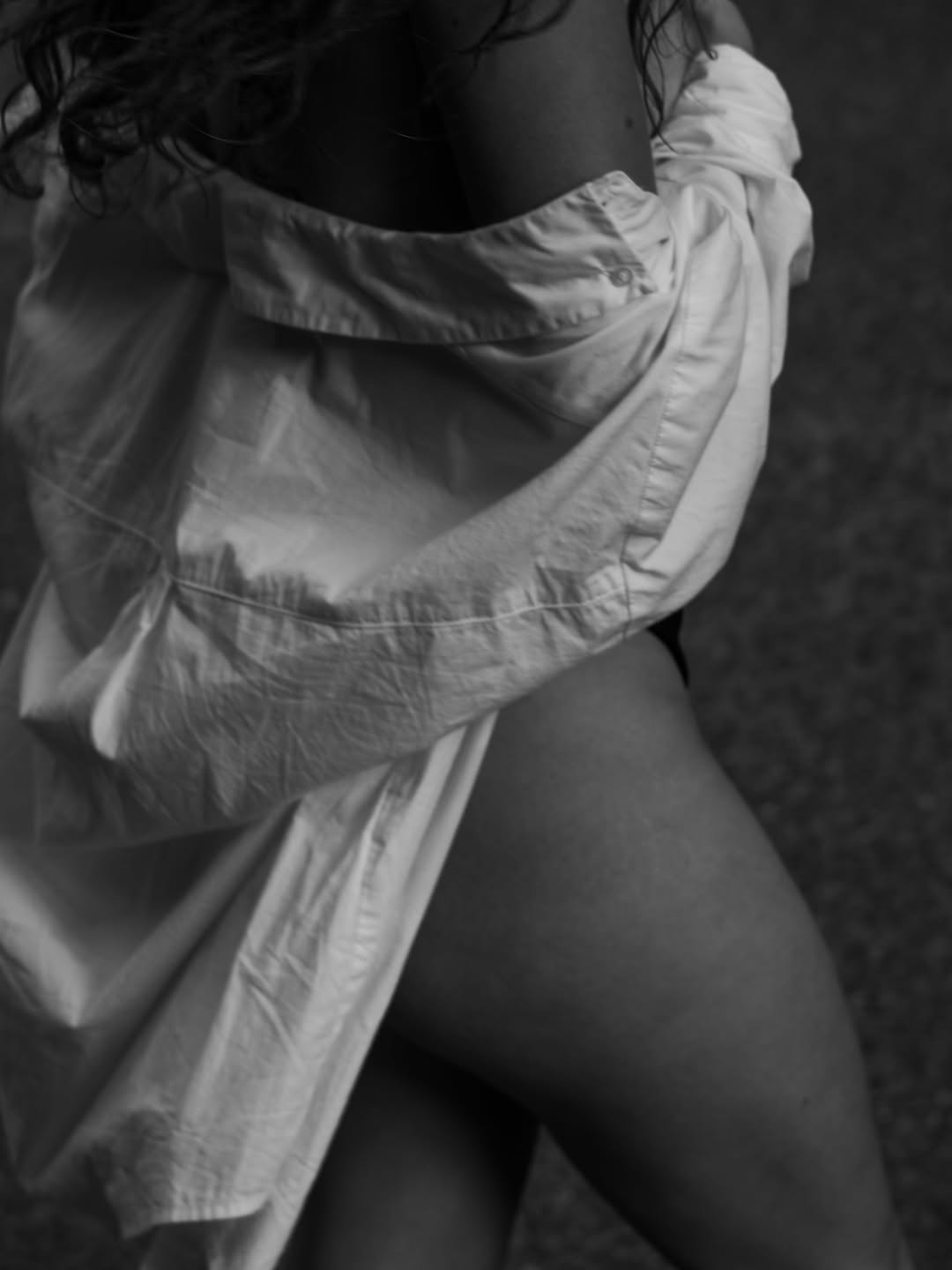 Il y a quelque chose de captivant chez une femme qui s’autorise à être elle-même. 

• ÉDITION ÉPHÉMÈRE 

#photographer #