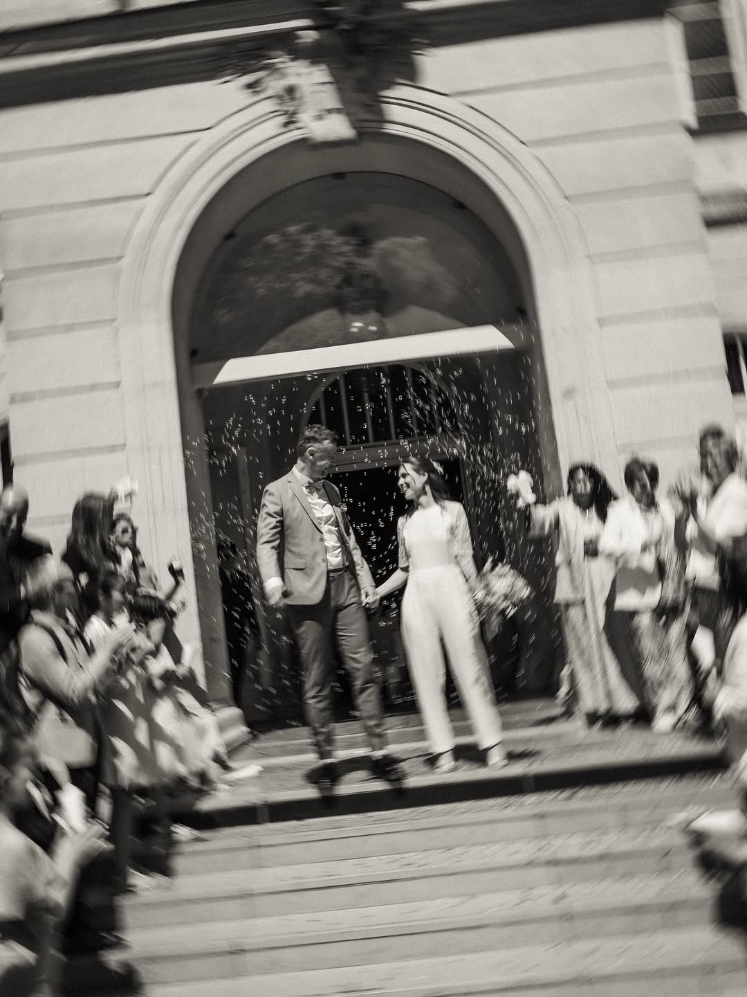 Delphine et Nicolas 🩶

Leur belle sortie dans cette très belle salle des mariages du 14eme arrondissement !

#bride #ph