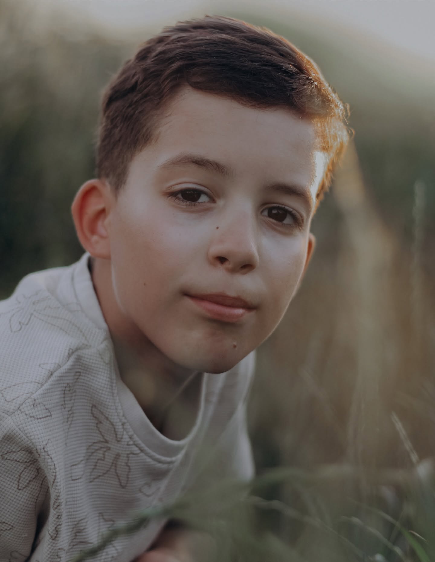 Grandir sans perdre sa lumière. ✨

#photographer #photographebretagne #portrait #famille #photograph