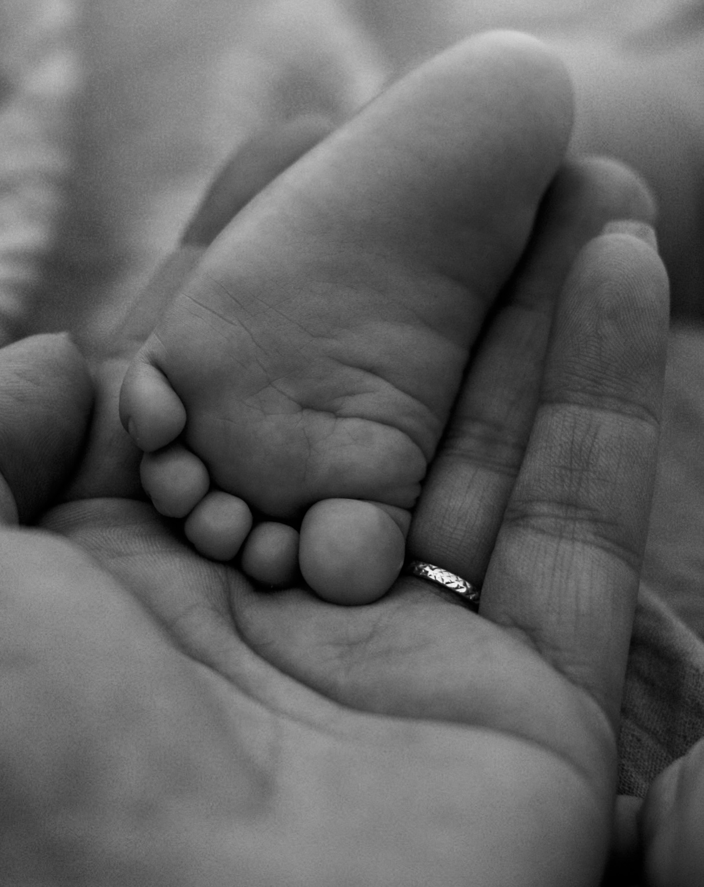 Les premiers jours passent si vite… Les petits détails que l’on pense ne jamais oublier sont souvent ceux qui s’effacent