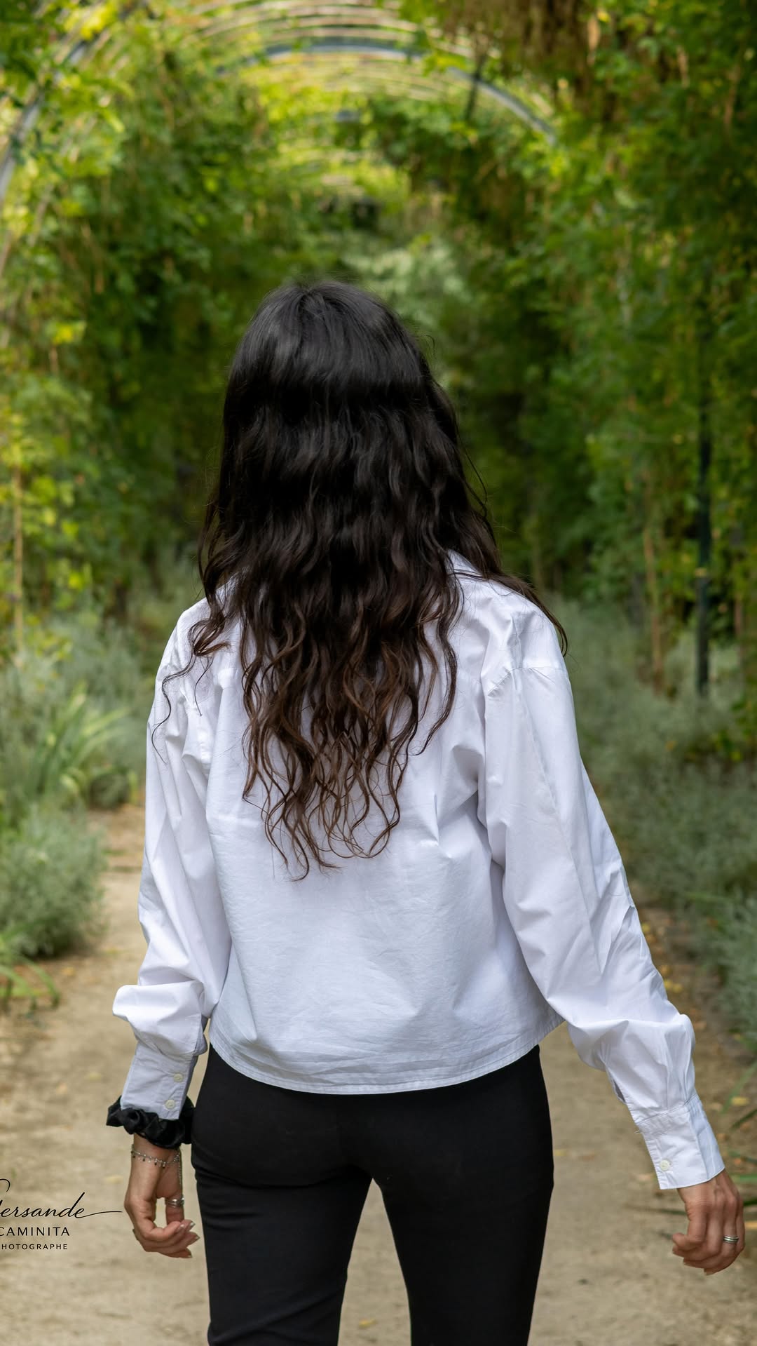 Tu arrives en mode :
“Je vais être super gênée…” 😅

Puis il y a ce moment où tu arrêtes de réfléchir.
Tu bouges, tu ris