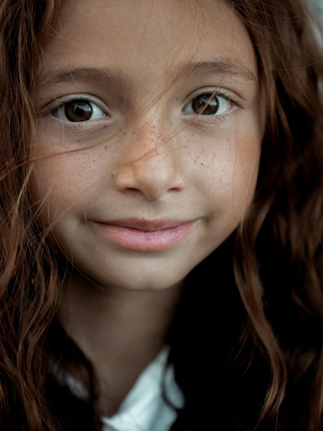Il y a des enfants que l’on photographie…
et puis il y a ceux qui nous arrêtent un instant.

Je l’avais déjà photographi