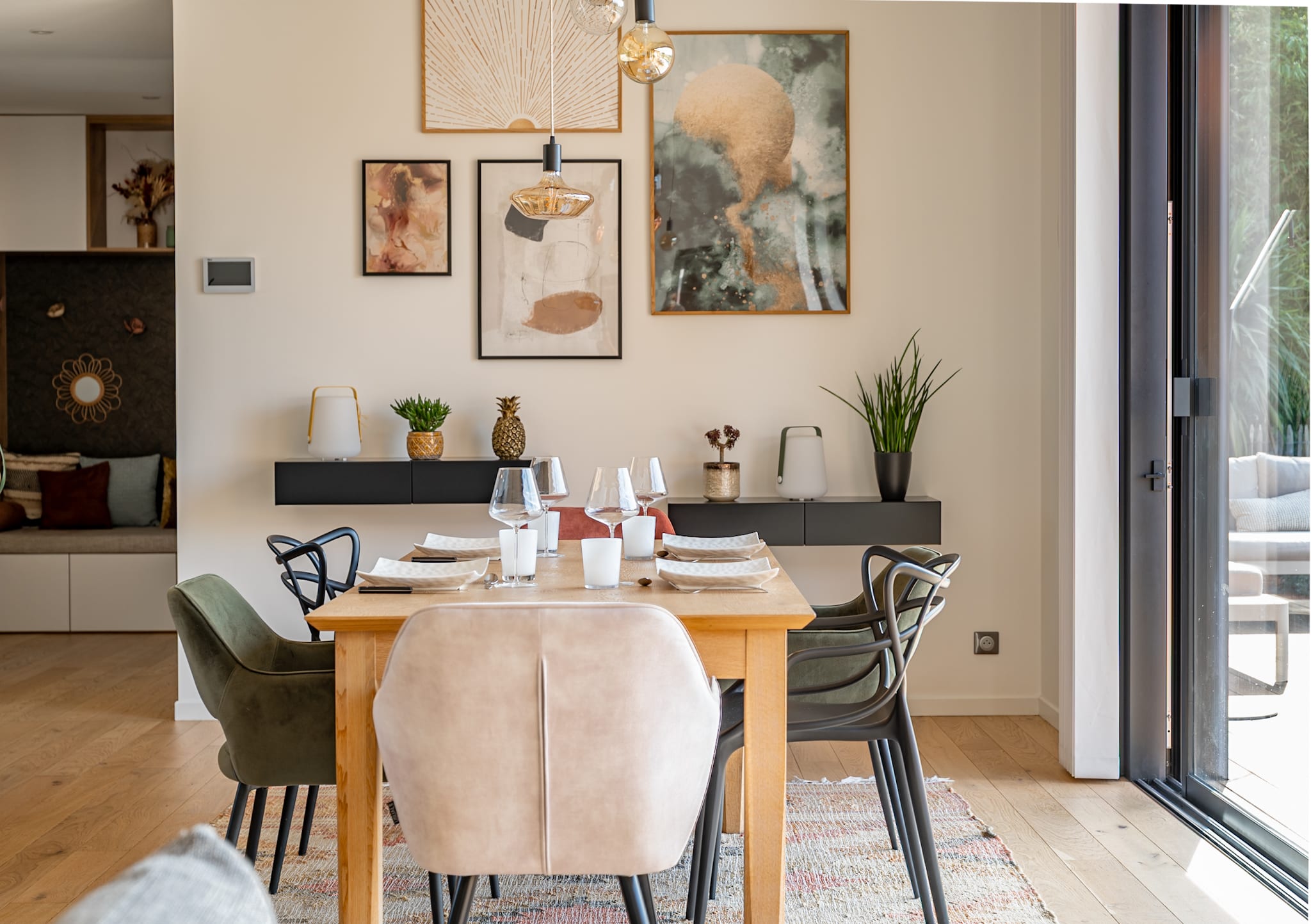 Salon lumineux - photographie immobilière